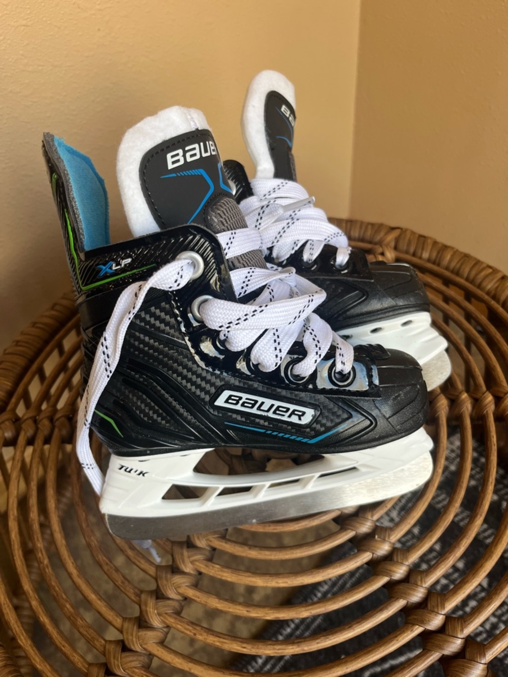 BAUER X-LP ICE HOCKEY SKATES - YOUTH 7 (toddler skates)
